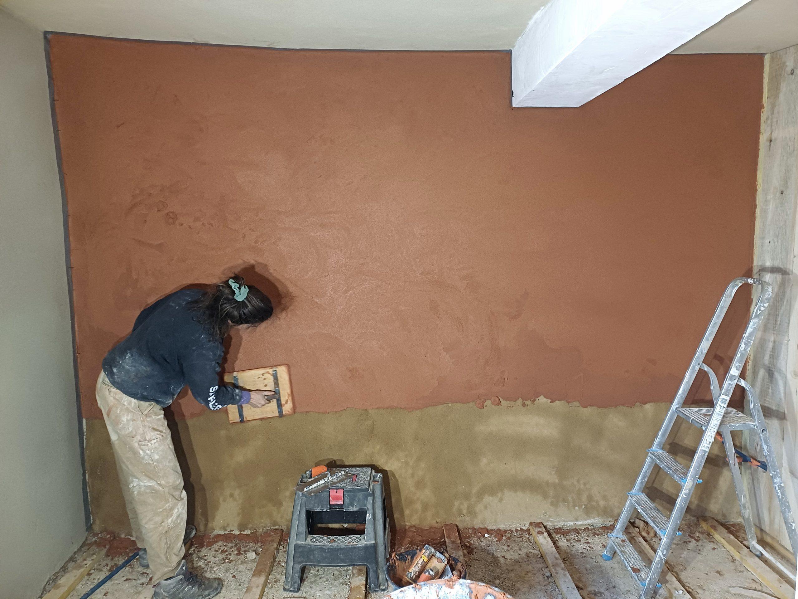 Enduit terre rouge du royan