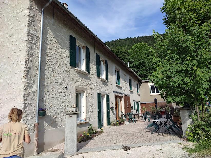 Rejointoiement de mur extérieur